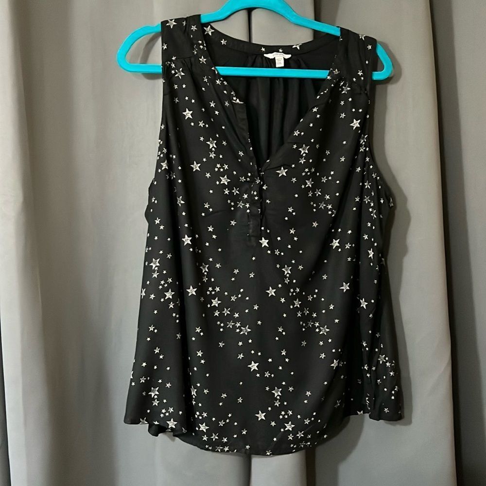 EUC SONOMA sleeves less top with stars size xxl